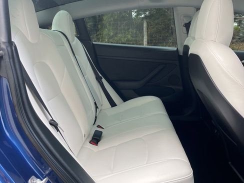 Used 2022 Tesla Model 3 Standard Range image 21