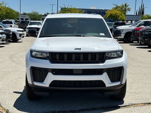 New 2026 Jeep Grand Cherokee L 2WD image 12