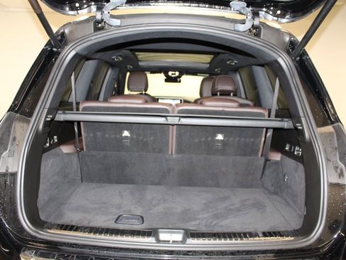 Used 2021 Mercedes-Benz GLS 450 4MATIC image 40