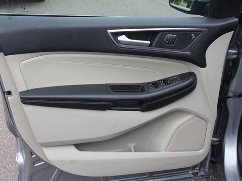 Certified 2022 Ford Edge Titanium AWD/4WD image 21