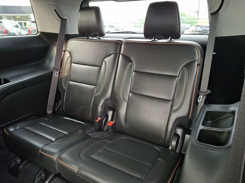 Used 2022 GMC Acadia AT4 w/ Technology Package AWD/4WD image 12