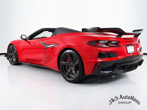 Used 2024 Chevrolet Corvette Z06 w/ Z07 Performance Package image 5