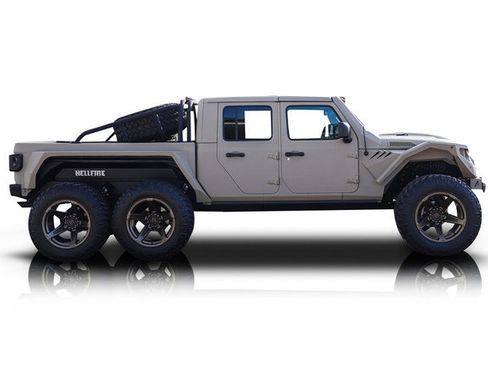 Used 2023 Jeep Gladiator Sport image 2