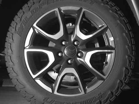 Used 2025 Jeep Compass Trailhawk AWD/4WD image 15