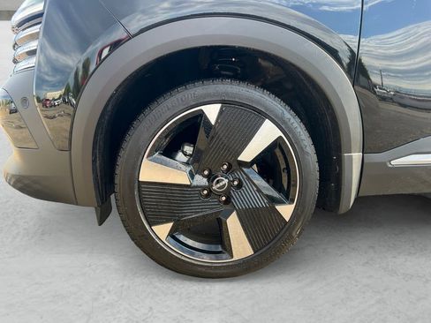 New 2025 Nissan Kicks SR w/ SR Premium Package image 23