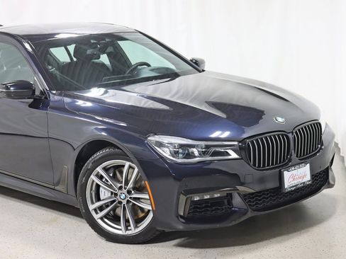 Used 2019 BMW 750i xDrive w/ M Sport Package image 2