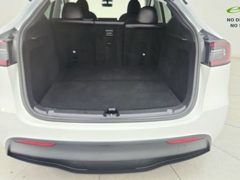 Used 2023 Tesla Model Y Performance AWD/4WD image 28