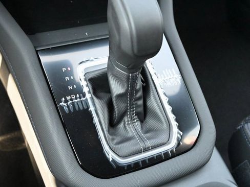 New 2025 Subaru Forester Premium image 24