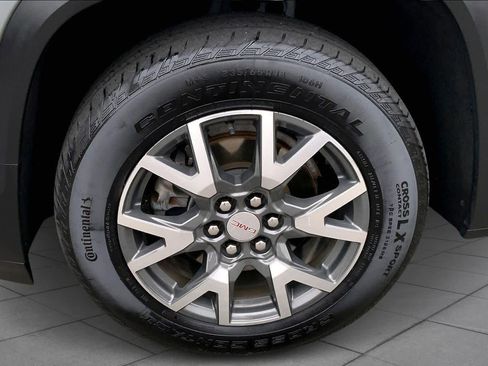 Used 2023 GMC Acadia SLE w/ Driver Convenience Package image 9