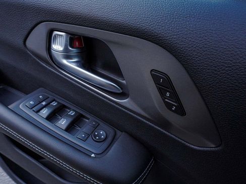 New 2026 Chrysler Pacifica Select image 11