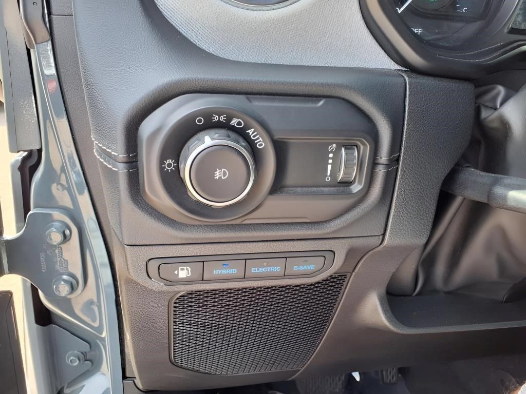 Used 2024 Jeep Wrangler Unlimited Sahara AWD/4WD image 17