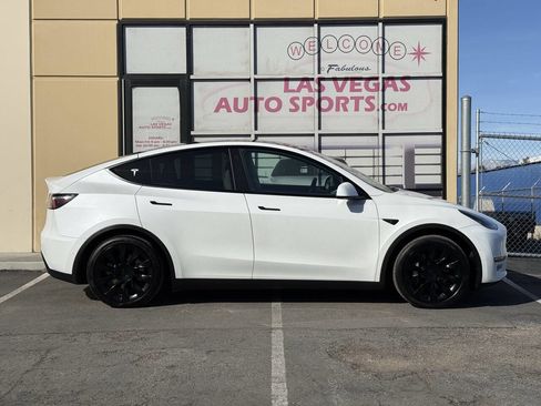 Used 2021 Tesla Model Y Long Range image 6