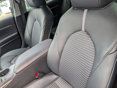 Used 2024 Toyota Camry SE w/ Convenience Package image 21