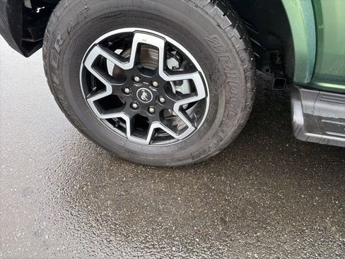 Used 2025 Ford Bronco Outer Banks image 15