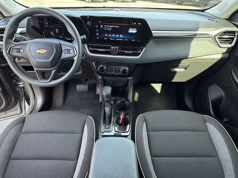 Used 2025 Chevrolet TrailBlazer LT FWD image 26