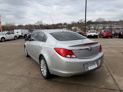 Used 2011 Buick Regal CXL image 4
