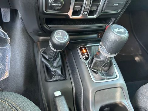 Used 2025 Jeep Wrangler Sport image 19