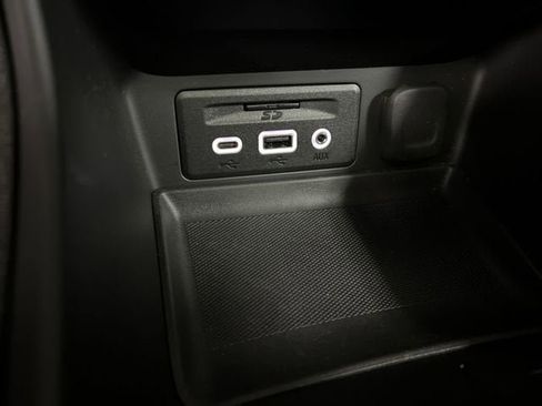 Certified 2023 GMC Terrain SLT w/ Infotainment Package II image 36