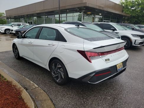 Used 2025 Hyundai Elantra Sport FWD image 4