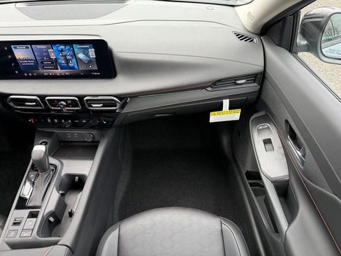 New 2026 Nissan Sentra SR w/ SR Premium Package FWD image 20