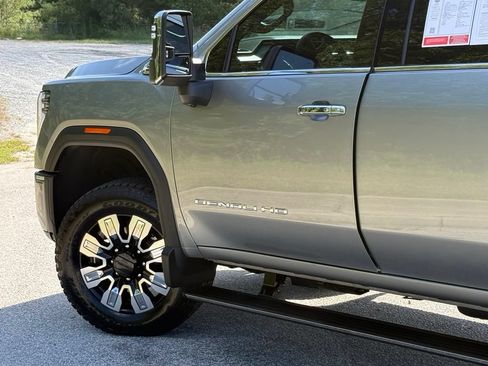 Certified 2026 GMC Sierra 2500 Denali w/ Denali Reserve Package AWD/4WD image 9