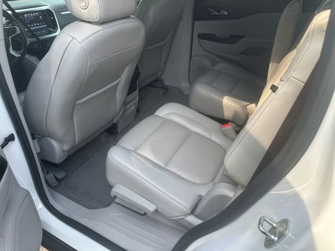 Used 2018 GMC Acadia SLT FWD image 17