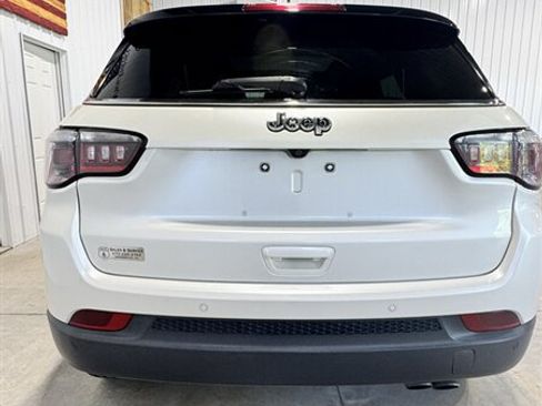 Used 2018 Jeep Compass Limited w/ Navigation Group AWD/4WD image 5