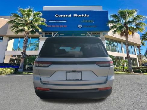 New 2026 Jeep Grand Cherokee Altitude image 5