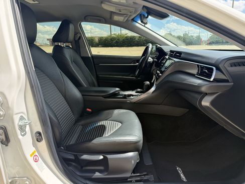 Used 2018 Toyota Camry SE FWD image 31