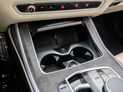 Certified 2024 BMW X7 xDrive40i w/ M Sport Package image 23