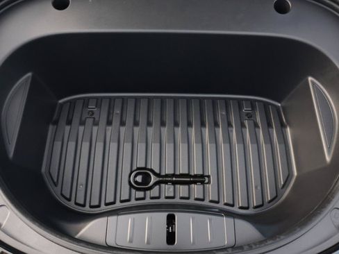 Used 2023 Tesla Model 3 Standard Range RWD image 18
