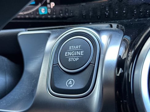 New 2025 Mercedes-Benz GLB 250 250 image 27