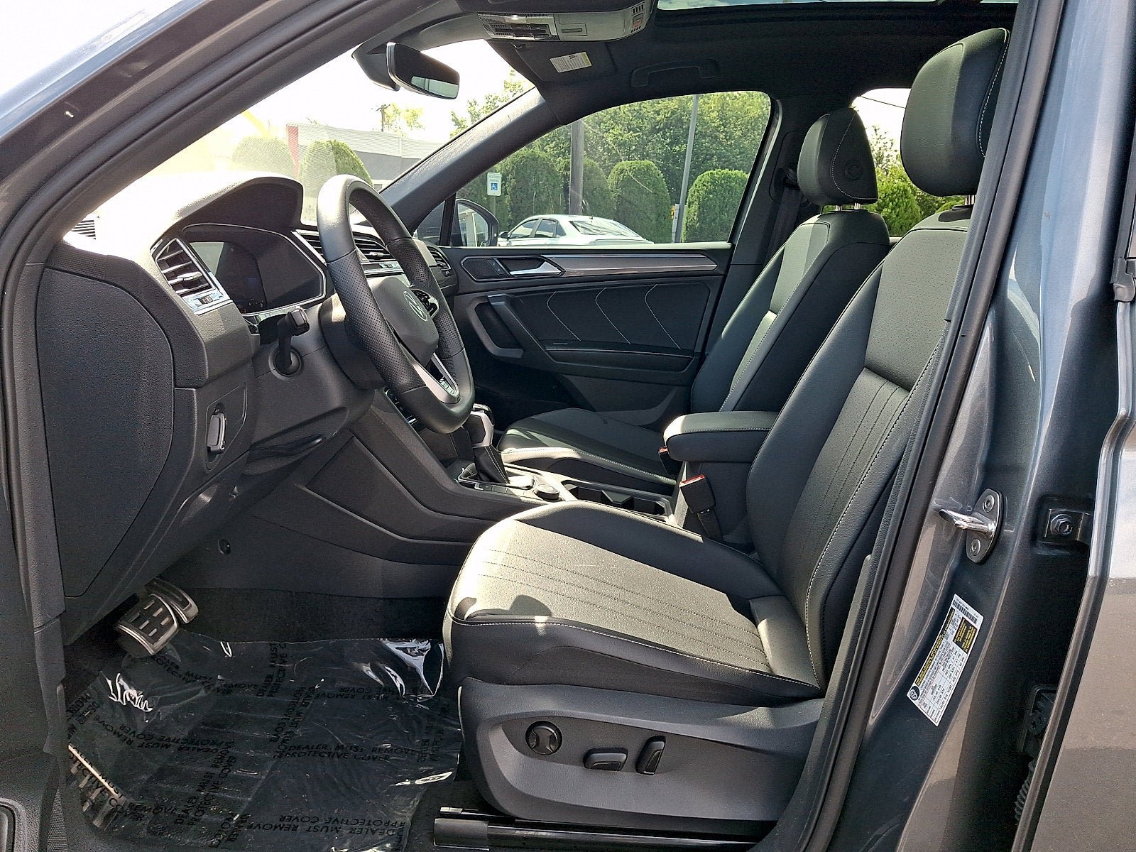 Certified 2024 Volkswagen Tiguan SE R-Line AWD/4WD image 14