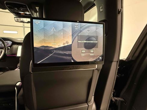 Used 2025 Land Rover Range Rover Long Wheelbase Autobiography image 51