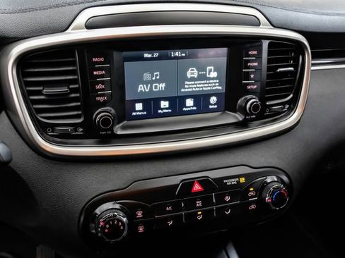 Used 2020 Kia Sorento L image 28