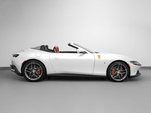 Certified 2024 Ferrari Roma Spider image 4