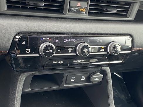 Used 2026 Honda Pilot Sport image 22