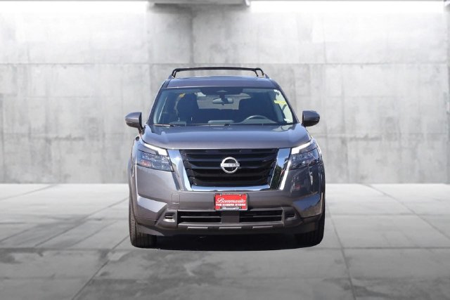 Certified 2025 Nissan Pathfinder SV w/ SV Premium Package FWD image 4