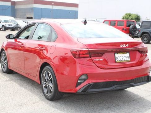Used 2022 Kia Forte LXS FWD image 3