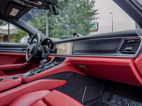 Used 2023 Porsche Panamera Platinum Edition image 22