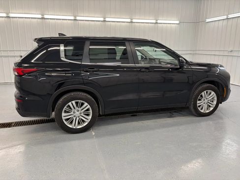 Used 2024 Mitsubishi Outlander ES AWD/4WD image 7