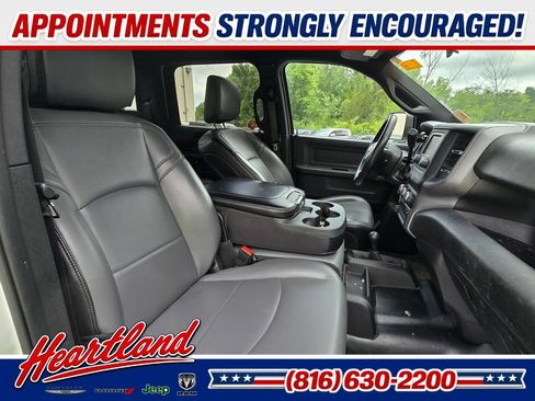 Used 2022 RAM 2500 Tradesman w/ Chrome Appearance Group AWD/4WD image 17