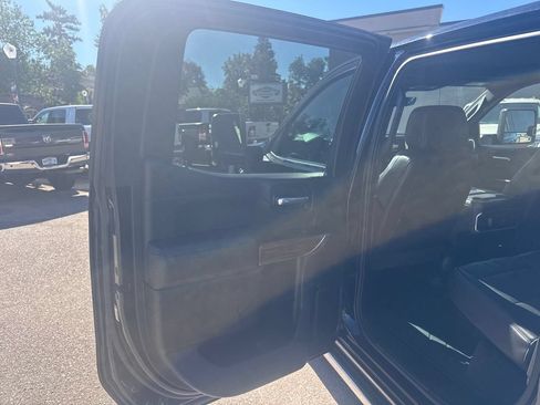 Used 2020 Chevrolet Silverado 1500 High Country w/ Technology Package AWD/4WD image 12