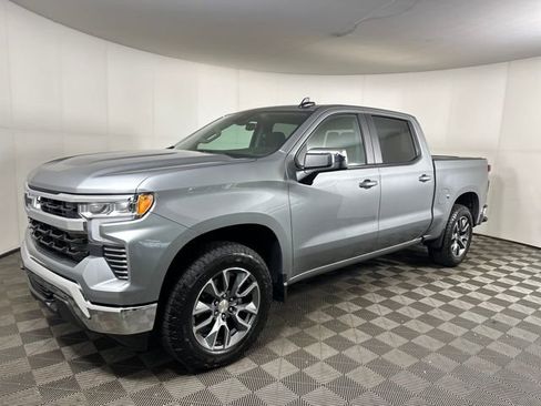 Used 2025 Chevrolet Silverado 1500 LT image 7