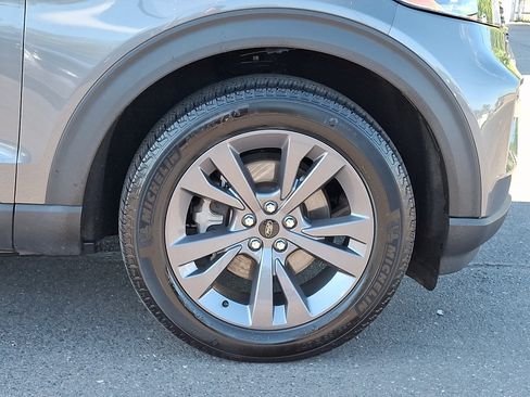 Certified 2023 Ford Explorer XLT w/ Equipment Group 202A AWD/4WD image 8