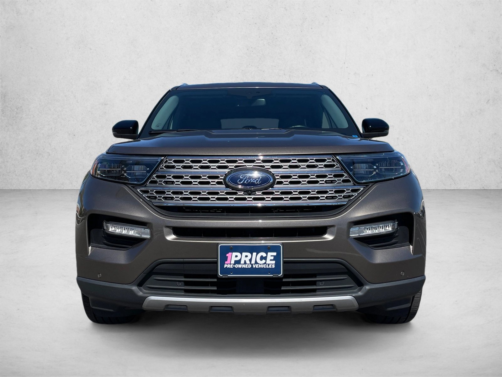 Used 2021 Ford Explorer Limited AWD/4WD image 2