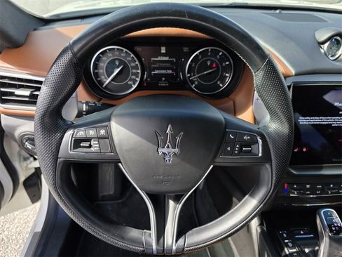 Used 2022 Maserati Ghibli Modena image 18