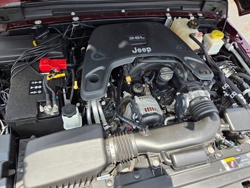 Used 2021 Jeep Gladiator Sport AWD/4WD image 24