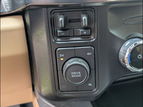 Used 2025 Ford F350 Lariat w/ Lariat Ultimate Package AWD/4WD image 12
