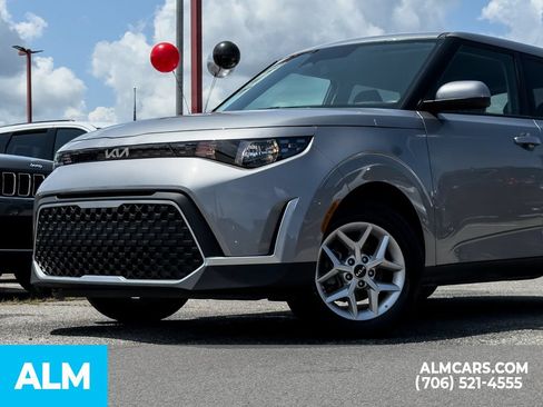 Used 2025 Kia Soul LX w/ LX Technology Package FWD image 22